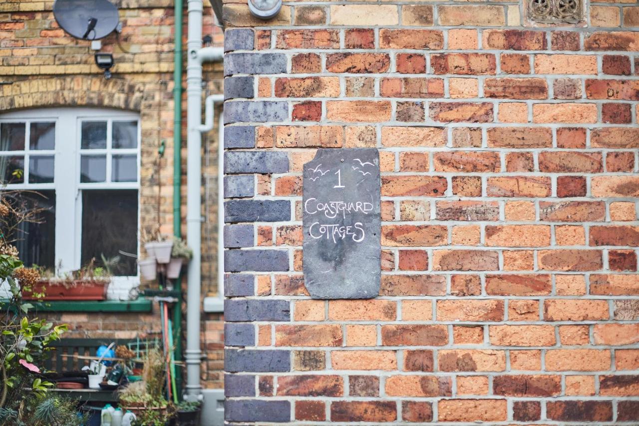 Host & Stay - 1 Coastguard Cottages Scarborough Exterior photo